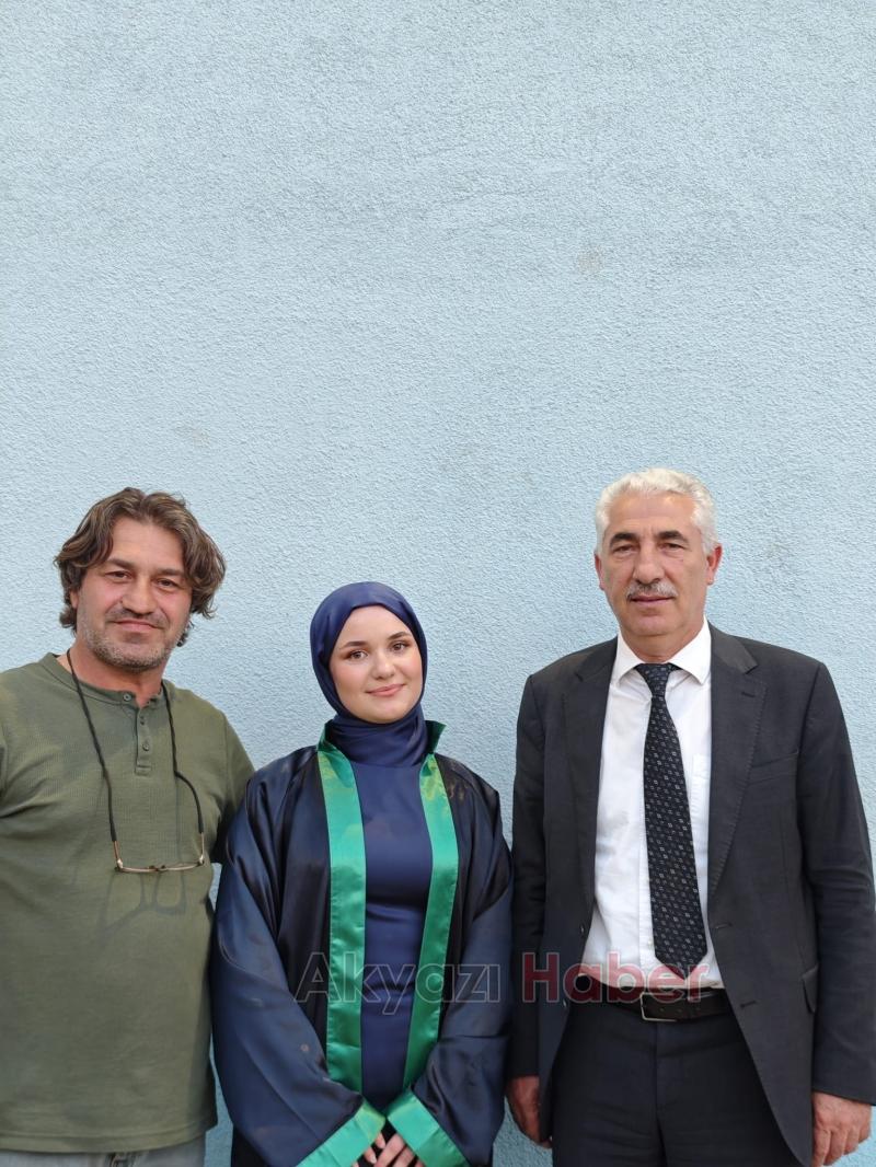 Akyazı’da Duygusal Mezuniyet Töreni: 4 Yıllık Emek Taçlandı