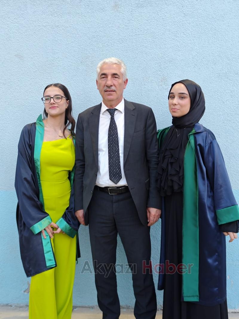 Akyazı’da Duygusal Mezuniyet Töreni: 4 Yıllık Emek Taçlandı