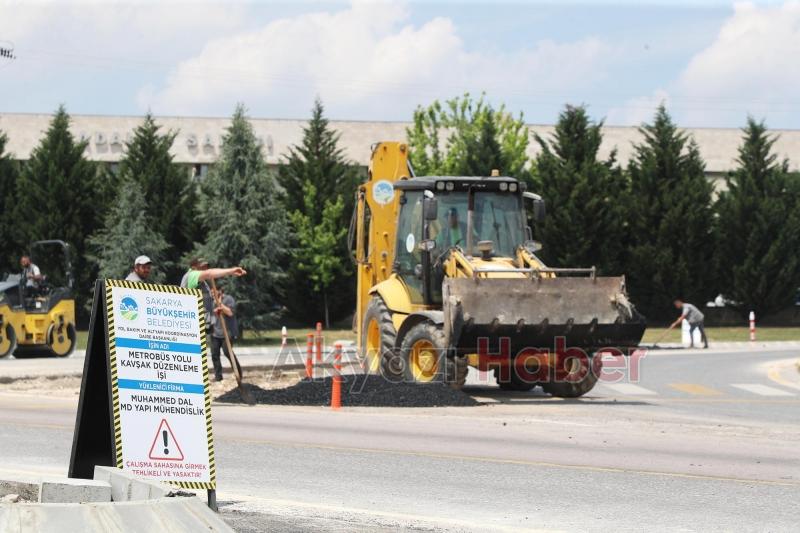 Sakarya da metrobüs hattında çalışmalar hızlandı