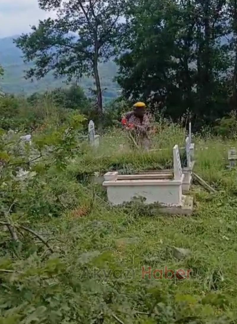 Dokurcun'da Gençlerin Anlamlı Bayram Hazırlığı: Kabir Ziyaretine Özen