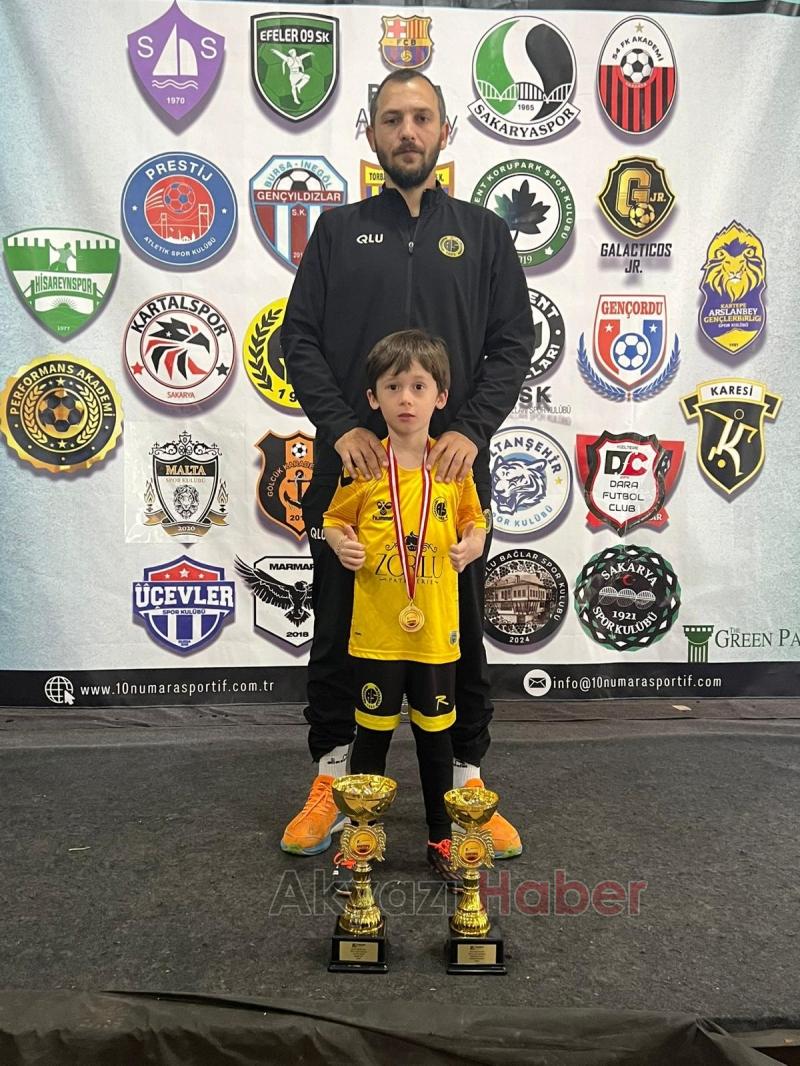 AS Akyazıspor turnuvada fırtına gibi esti