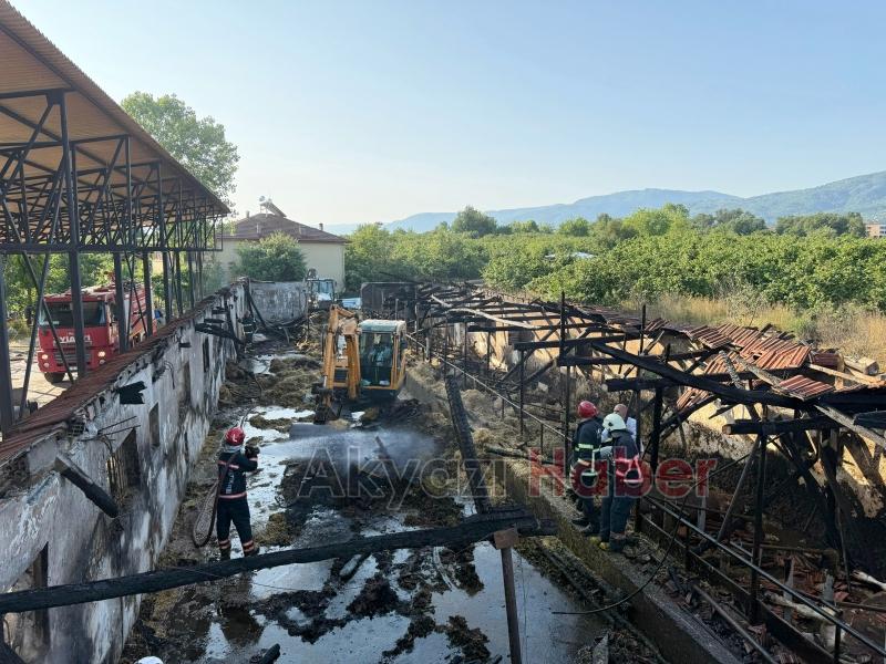 Satışını yaptığı kurbanlıkları yangında telef olan besici yaşadığı üzüntüyü anlattı