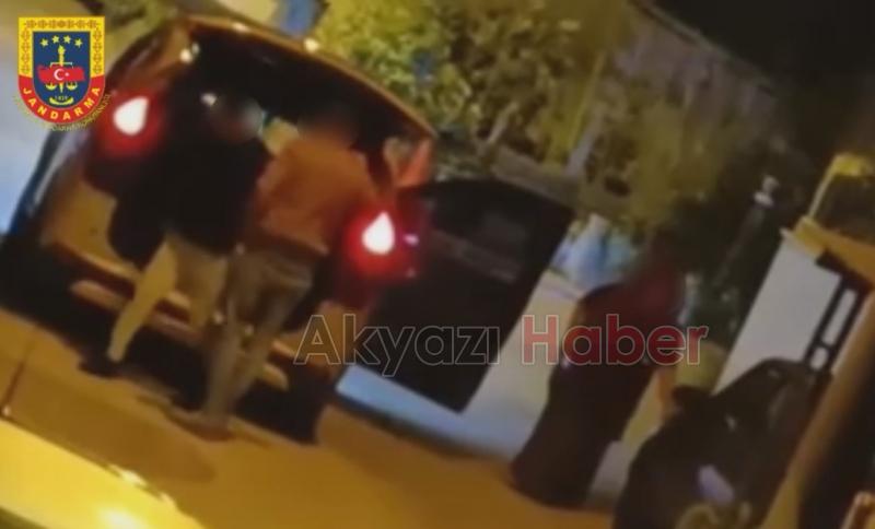 Arkadaşını silahla vurdu