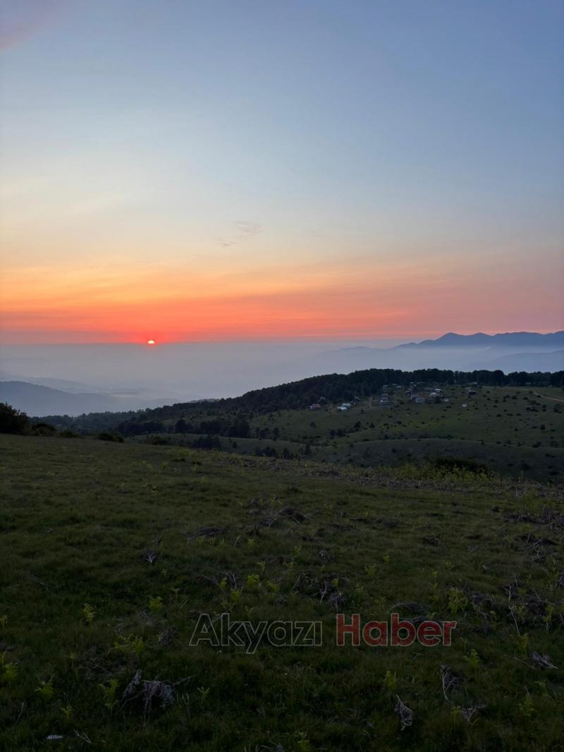 Davlumbaz Yaylası'nda gün batımında eşsiz manzara