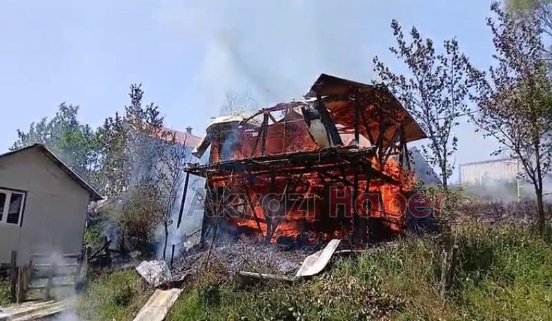 Yayla evi kül oldu