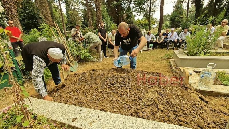 Cengiz Hacıeyüpoğlu Dualarla Son Yolculuğuna Uğurlandı. 