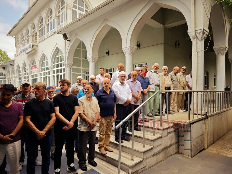 Cengiz Hacıeyüpoğlu Dualarla Son Yolculuğuna Uğurlandı. 