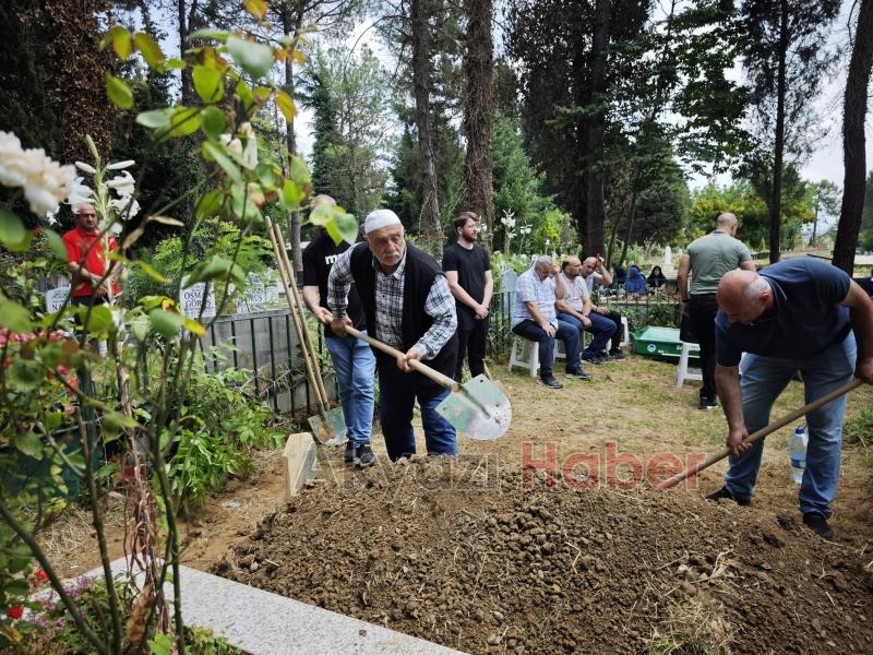 Cengiz Hacıeyüpoğlu Dualarla Son Yolculuğuna Uğurlandı. 