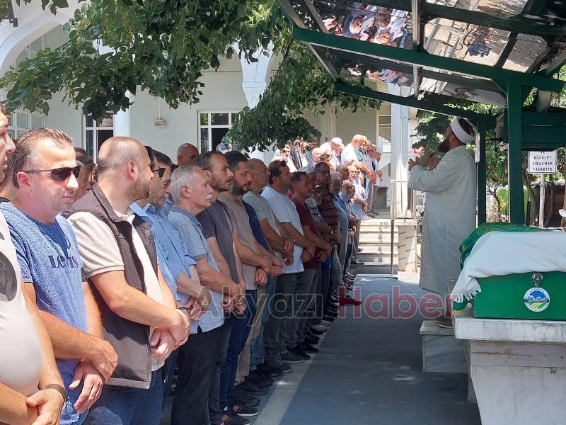 Zeki Özkat Defnedildi