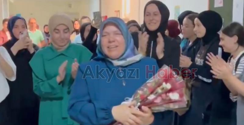 Emekli olan Gülen öğretmene sürpriz uğurlama