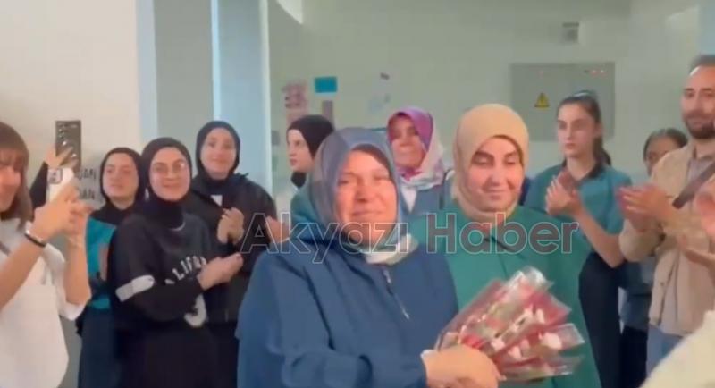 Emekli olan Gülen öğretmene sürpriz uğurlama