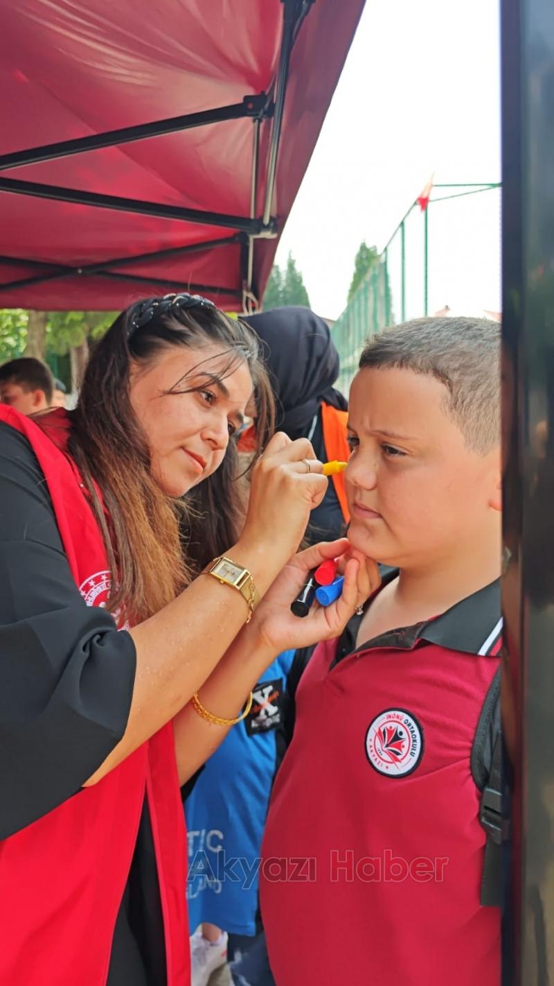 İnönü İlkokulu öğrencileri Filistin için kermes düzenledi