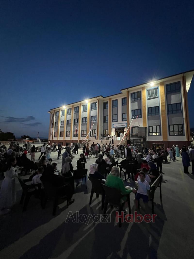 Akyazı Atatürk ilkokulu 4.sınıfta mezuniyet ve yıl sonu etkinliği 