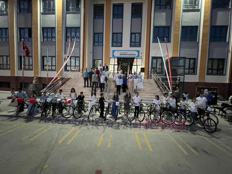 Akyazı Atatürk ilkokulu 4.sınıfta mezuniyet ve yıl sonu etkinliği 