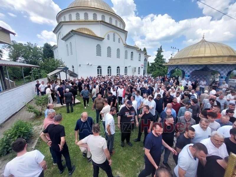 Genç yaşta kalp krizi geçiren genç toprağa verildi