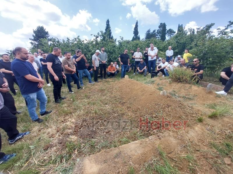 Genç yaşta kalp krizi geçiren genç toprağa verildi