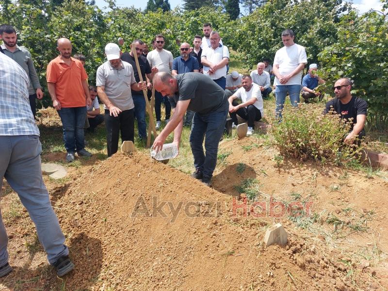 Genç yaşta kalp krizi geçiren genç toprağa verildi