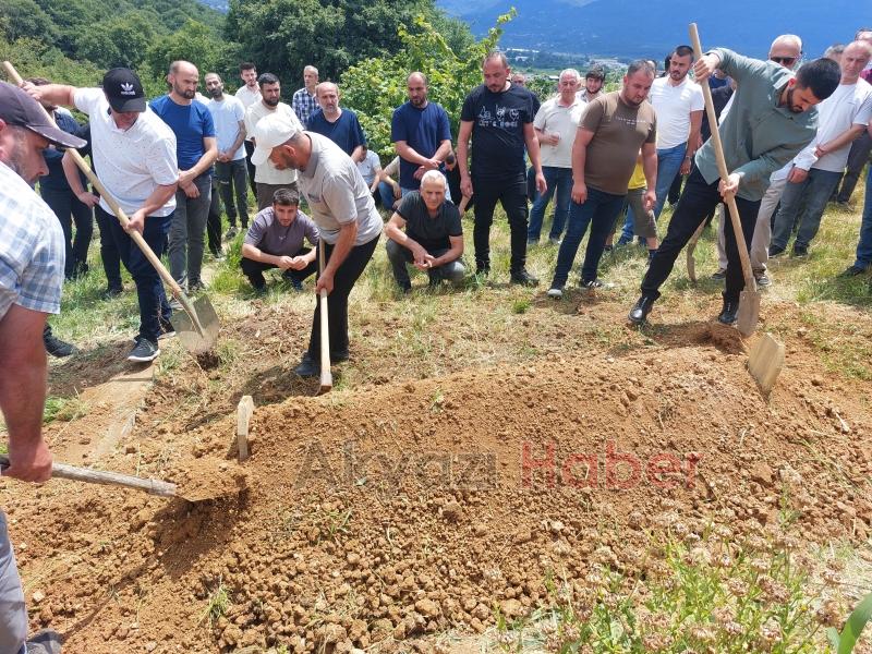 Genç yaşta kalp krizi geçiren genç toprağa verildi