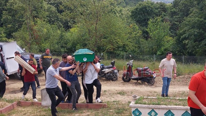 Genç yaşta kalp krizi geçiren genç toprağa verildi