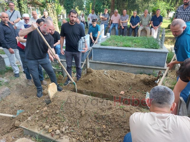 Yaşar Yalın Dualarla Toprağa verildi.