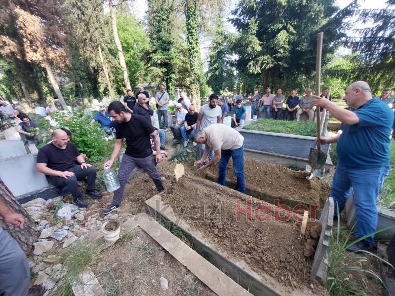 Yaşar Yalın Dualarla Toprağa verildi.