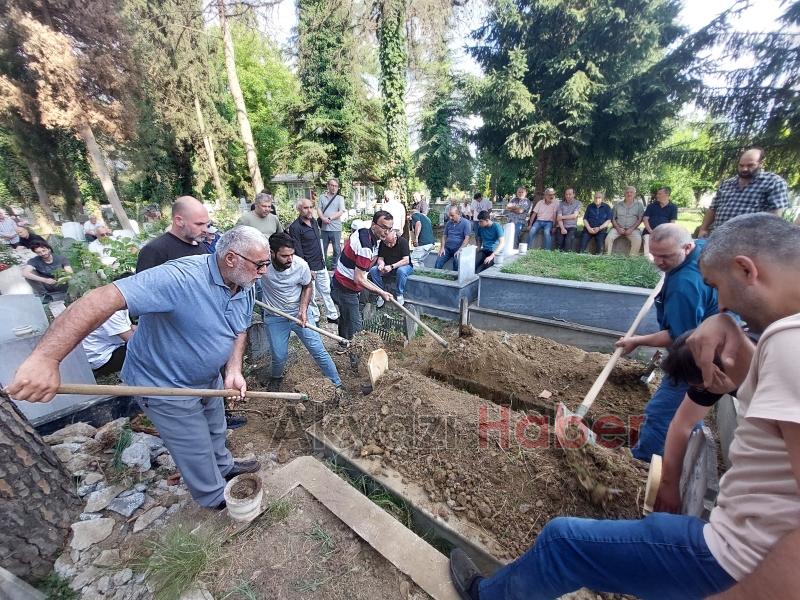 Yaşar Yalın Dualarla Toprağa verildi.