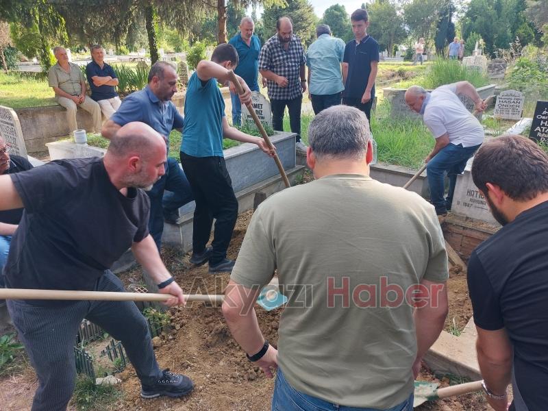 Yaşar Yalın Dualarla Toprağa verildi.