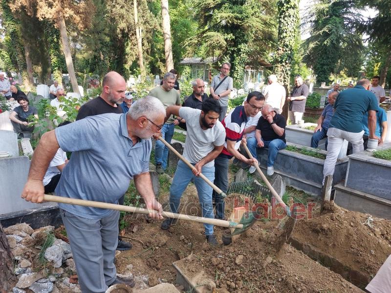 Yaşar Yalın Dualarla Toprağa verildi.