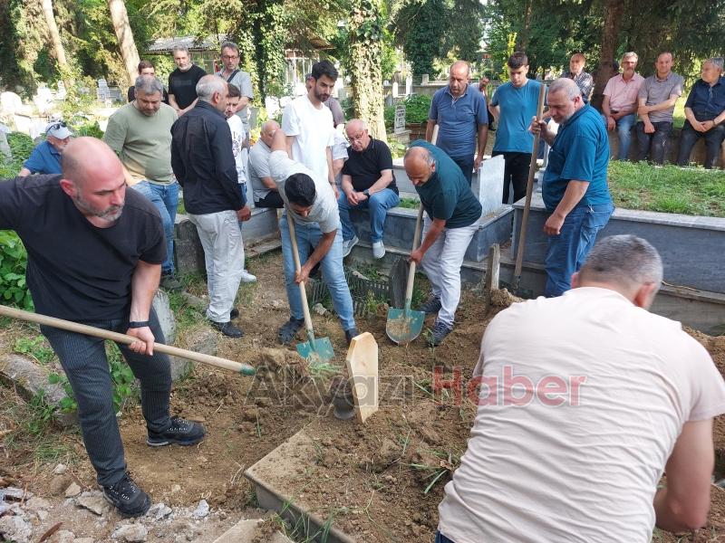 Yaşar Yalın Dualarla Toprağa verildi.
