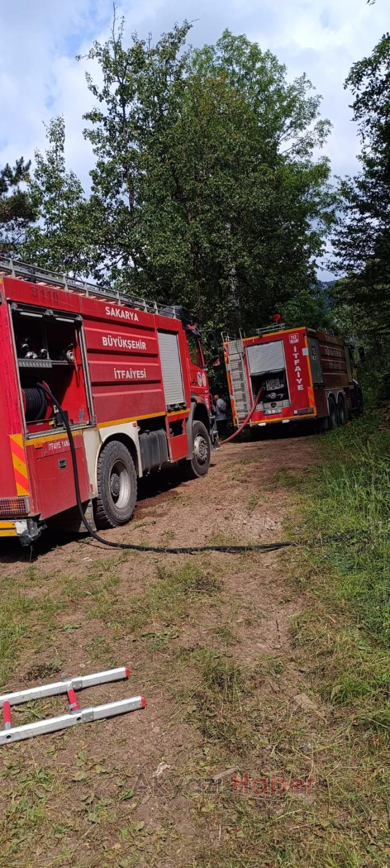 Ahır ve samanlık kül oldu