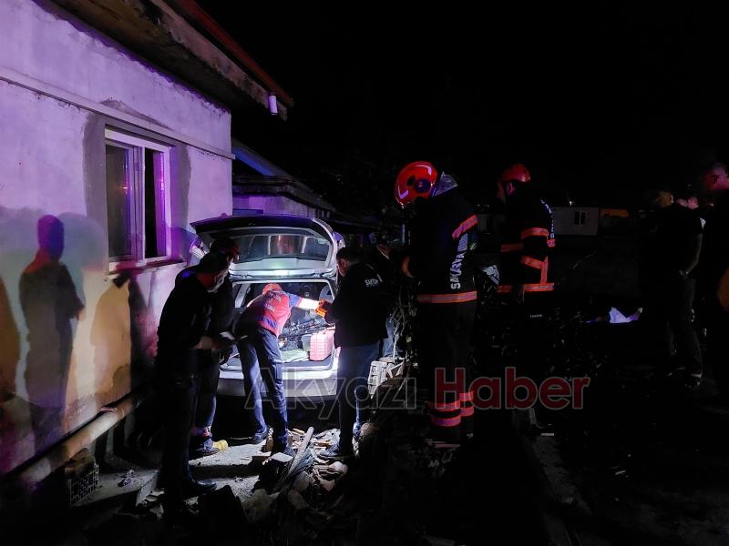 Muhtar direksiyon hakimiyetini kaybetti, otomobil az kalsın eve giriyordu