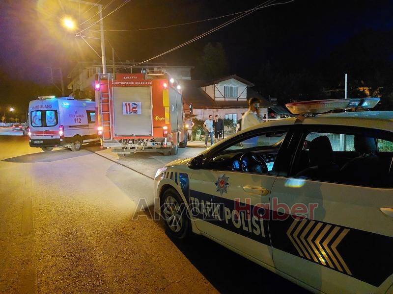 Muhtar direksiyon hakimiyetini kaybetti, otomobil az kalsın eve giriyordu
