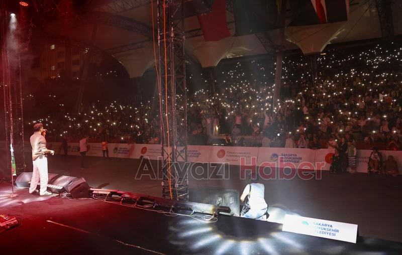 Dünya kupası kapanış seremonisi nefesleri kesti