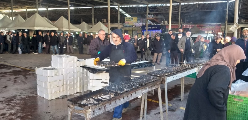 1 ton hamsi kısa sürede tükendi