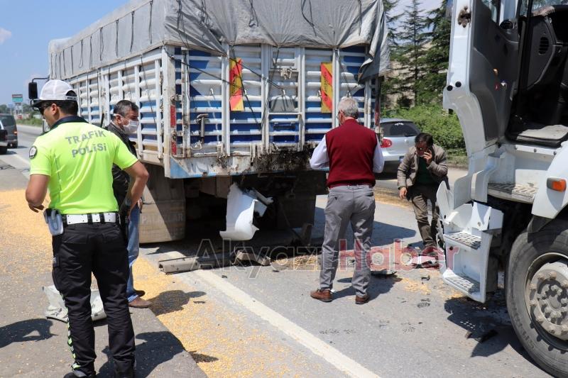 D-100'de 5 araç birbirine girdi