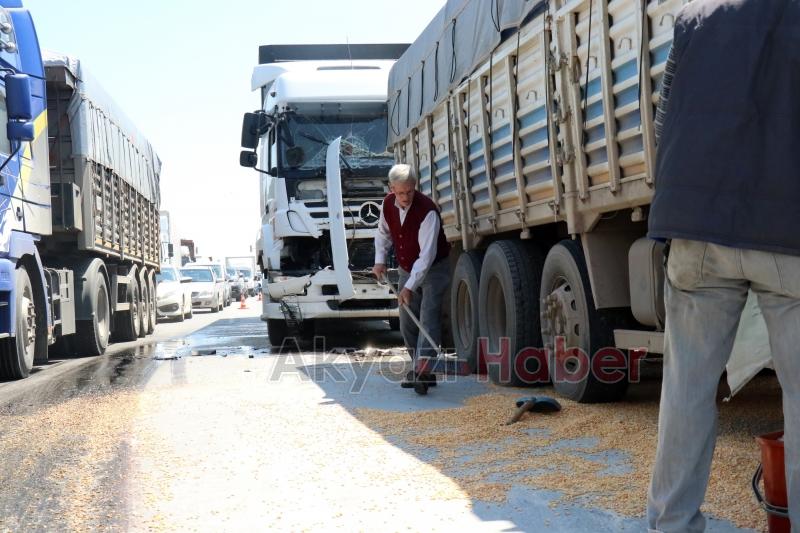 D-100'de 5 araç birbirine girdi