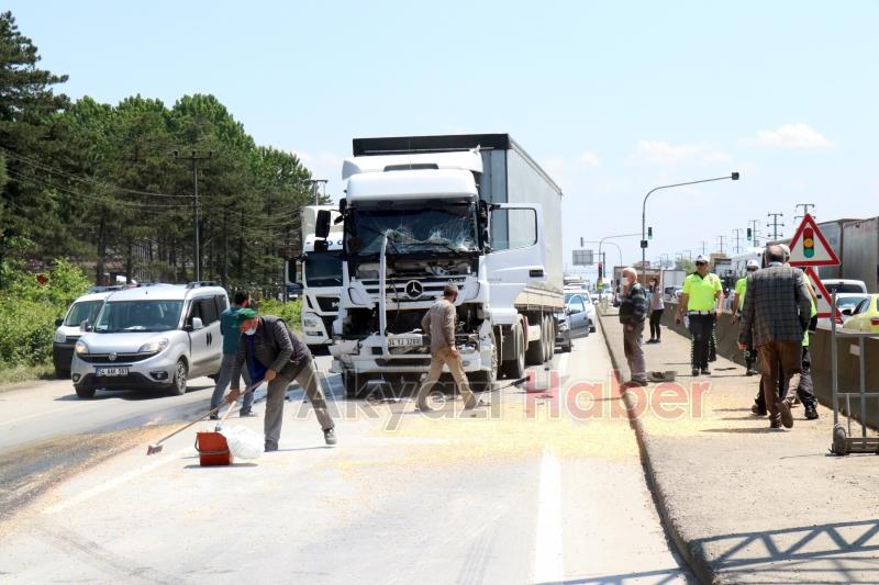 D-100'de 5 araç birbirine girdi