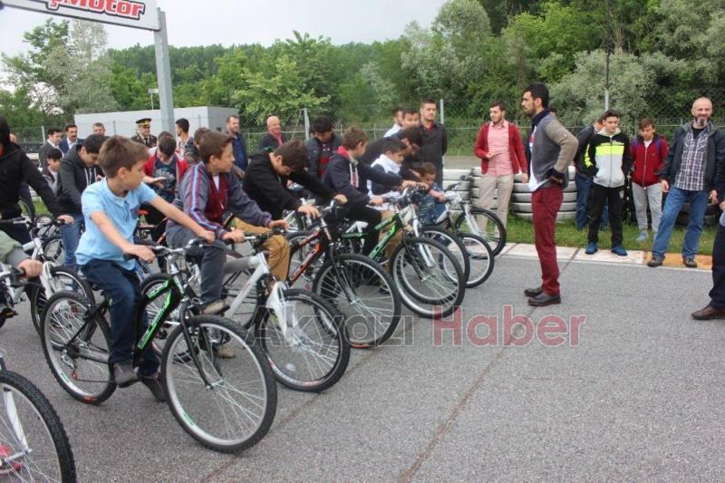 105 Yetim Çocuğa 105 Bisiklet Dağıtımı Gerçekleşti