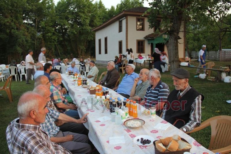 120 Yıllık Camide Ezan Sesleri Tekrar Yükseldi