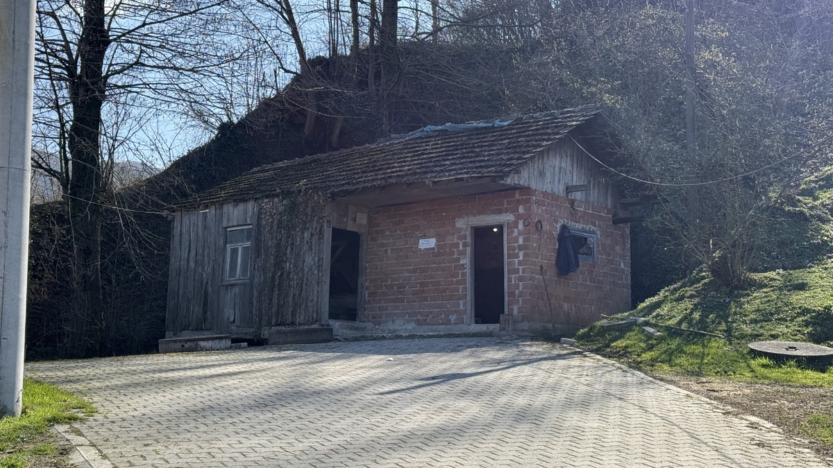 15 asırlık değirmen tarihe meydan okuyor