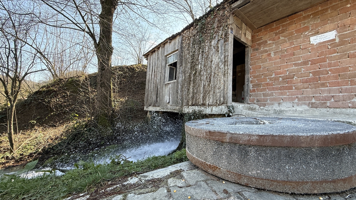 15 asırlık değirmen tarihe meydan okuyor