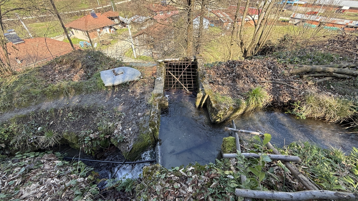 15 asırlık değirmen tarihe meydan okuyor