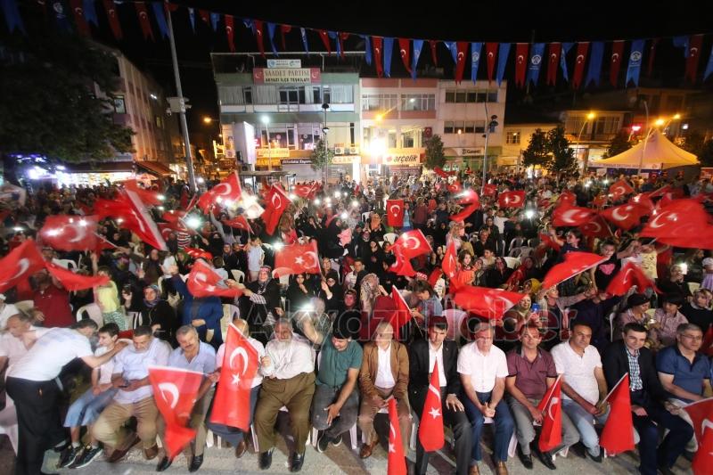 15 Temmuz Etkinlikleri 2.Gece Nöbetinde Akyazı Yine Meydanlarda Doldu Taştı