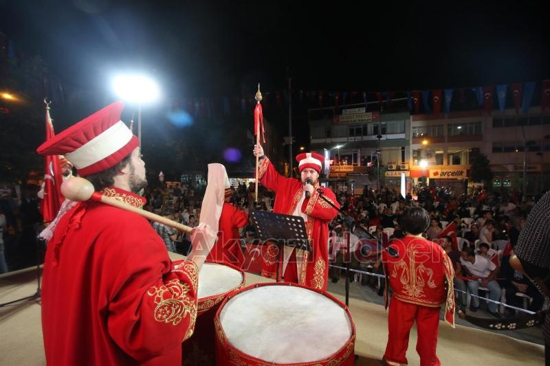 15 Temmuz Etkinlikleri 2.Gece Nöbetinde Akyazı Yine Meydanlarda Doldu Taştı