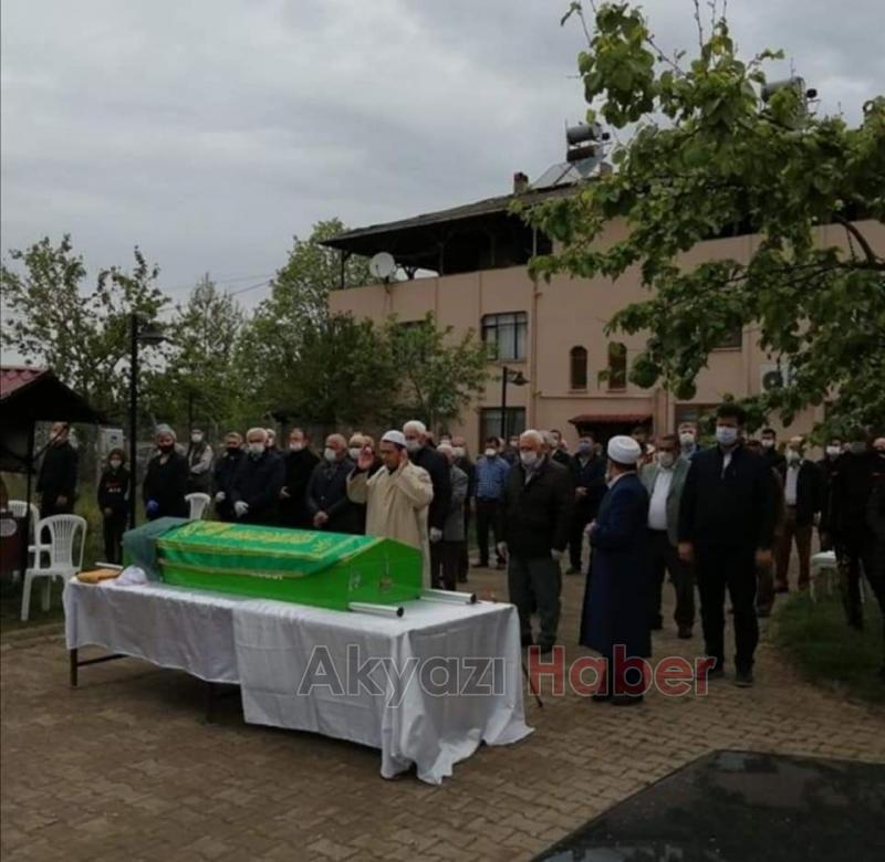 15 Temmuz Milli İrade Derneği Akyazı başkanı Ali Gezer Annesini Toprağa verdi