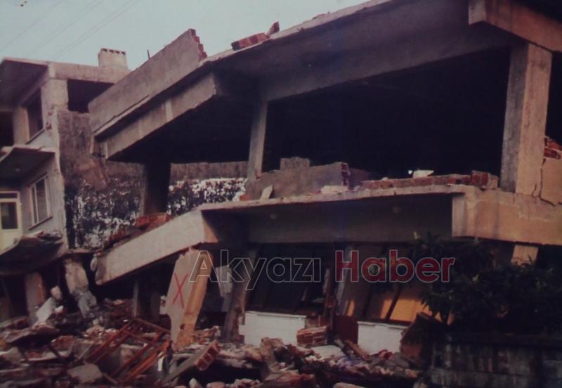 17 Ağustos 1999 Depremi Akyazı Fotoğrafları 