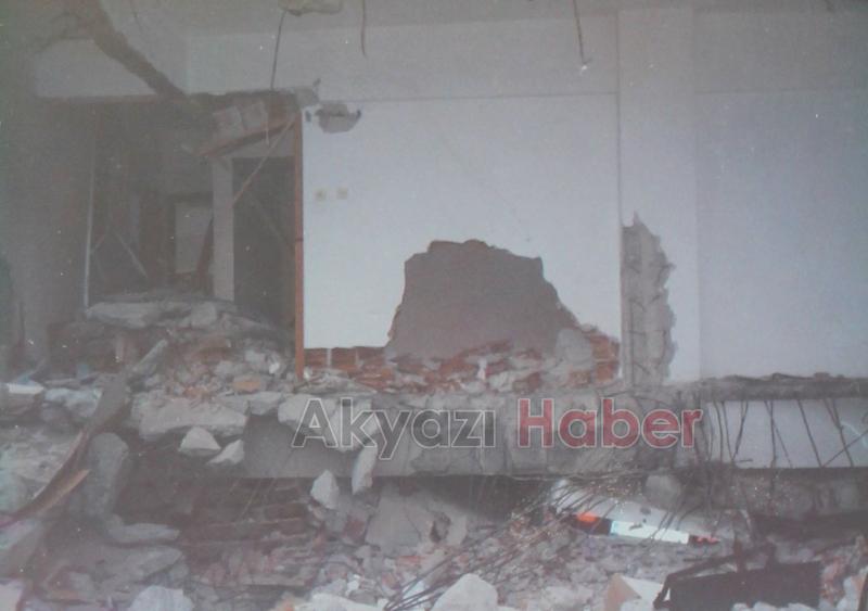 17 Ağustos 1999 Depremi Akyazı Fotoğrafları 