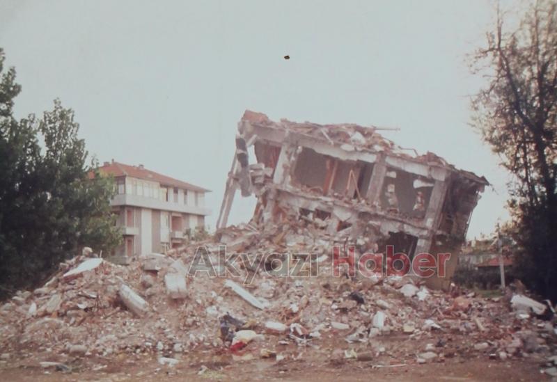17 Ağustos 1999 Depremi Akyazı Fotoğrafları 