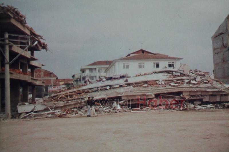 17 Ağustos 1999 Depremi Akyazı Fotoğrafları 