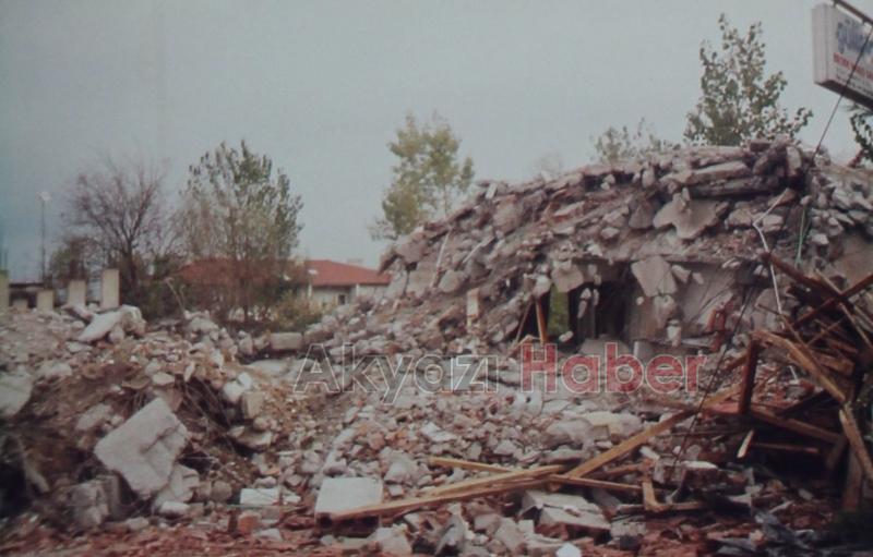 17 Ağustos 1999 Depremi Akyazı Fotoğrafları 
